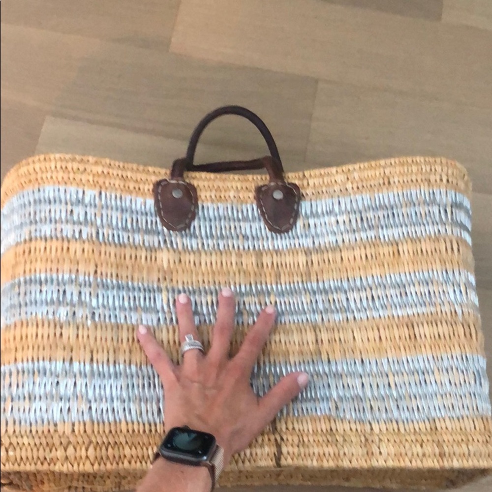 Club Monaco Tan and White Tote Bag - Picture 3 of 4